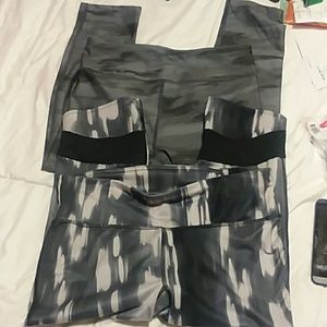 Work out pants under armour lot of 2